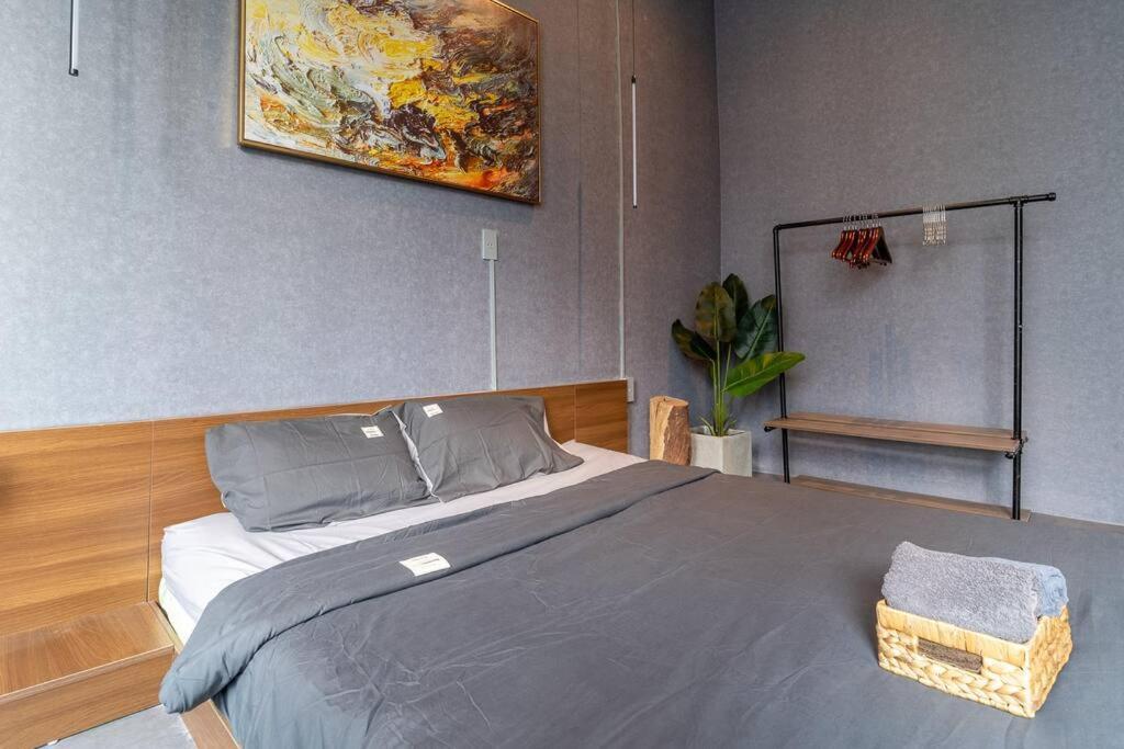 Romantic Hideout @ Central Bui Vien District 1 143a Apartment